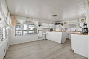 90 TWIN SHORES BOULEVARD, LONGBOAT KEY, FL 34228 Sold 06/25/24