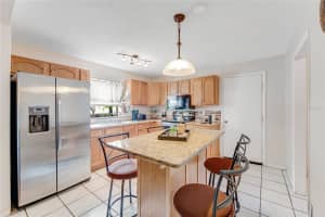 562 10TH STREET, DAYTONA BEACH, FL 32117 Sold 10/20/24