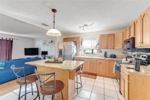 562 10TH STREET, DAYTONA BEACH, FL 32117 Sold 10/20/24