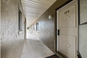 1640 JUNO TRAIL, ASTOR, FL 32102 Sold 06/12/25