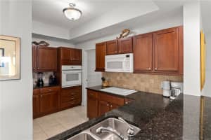 102 YACHT HARBOR DRIVE, PALM COAST, FL 32137 Sold 02/10/25