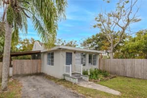 620 DAYTONA AVENUE, DAYTONA BEACH, FL 32117 Sold 01/14/25