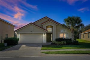 410 Viola Dr, DAVENPORT