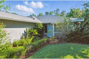 10 LAKE FOREST CIRCLE, PALM COAST, FL 32137 - MLS#MFRFC308855