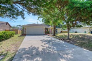 1465 ADMRIAL NIMITZ AVENUE, DAYTONA BEACH, FL 32124 - MLS#MFRFC309613