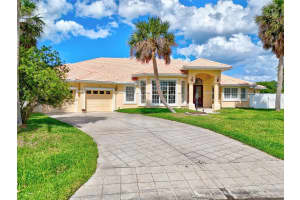 8 CAYUSE COURT, PALM COAST, FL 32137 Sold 07/11/25