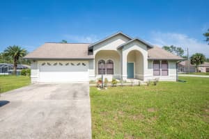 13 Point Of Woods Dr, PALM COAST
