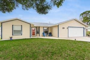 2910 Yule Tree Dr, EDGEWATER