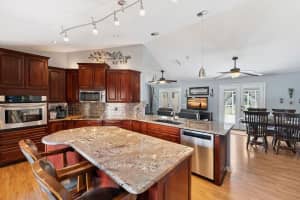 10 RAMBLE WAY, PALM COAST, FL 32164 Sold 09/03/25