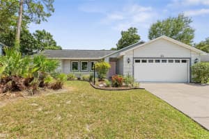 10 Barrington Dr, PALM COAST
