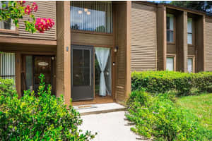 8 Surrey Ct #8, PALM COAST