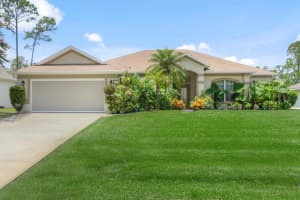 10 Woodgate Pl, PALM COAST