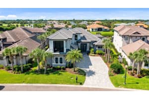 10 HAMMOCK BEACH CIRCLE, PALM COAST, FL 32137 - MLS#MFRFC312220
