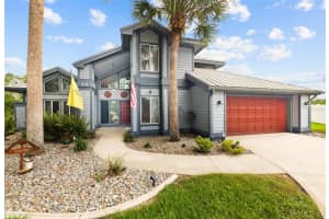 14 Lake Pl, PALM COAST