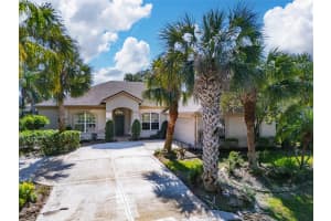 2 Cedarfield Ct, PALM COAST