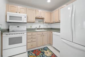 925 HALIFAX AVENUE, DAYTONA BEACH, FL 32118 - MLS#MFRFC313244