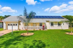 8 Blakeport Ln, PALM COAST