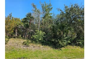 8 CENTRAL PLACE, PALM COAST, FL 32137 Sold 12/15/25