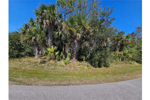 8 CENTRAL PLACE, PALM COAST, FL 32137 Sold 12/15/25