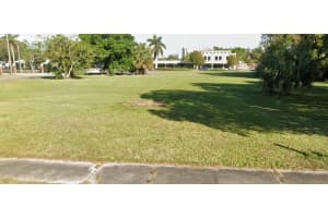 2717 PASTOR JAMES A BING WAY, FORT MYERS, FL 33916 - MLS#MFRFC315345