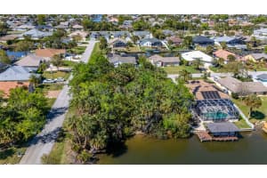 2 COCONUT COURT, PALM COAST, FL 32137 - MLS#MFRFC316957