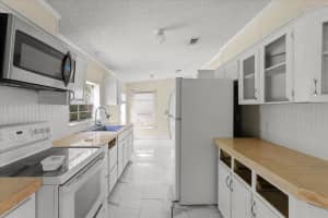 24027 183RD AVENUE, HIGH SPRINGS, FL 32643 - MLS#MFRFC319328