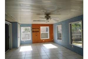 2802 Gables Dr, Eustis, FL 32726, Sold 02/02/17