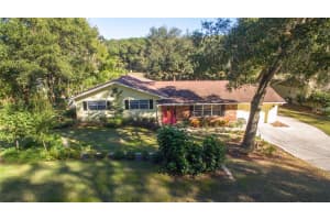 1850 Hilltop Dr, Mt Dora, FL 32757, Sold 04/25/17