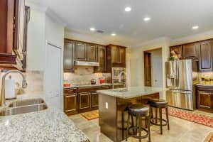 2412 Norwood Pl, Tavares, FL 32778, Sold 05/31/17