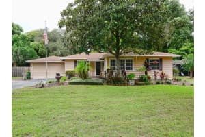 1221 Crestview Dr, Mt Dora, FL 32757, Sold 11/04/21