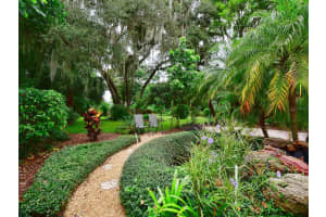 1221 Crestview Dr, Mt Dora, FL 32757, Sold 11/04/21
