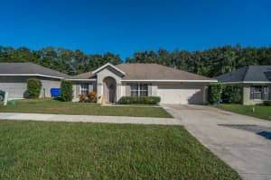 3850 Bayshore Cir, Tavares, FL 32778, Sold 02/22/22