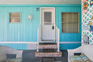 1126 Belmont Cir, Tavares, FL 32778, Sold 05/05/22