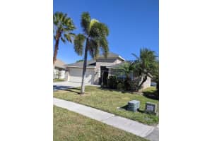 2817 Maguire Dr, Kissimmee, FL 34741, Sold 04/04/22