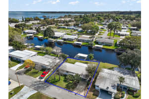 1022 Southland Dr, Tavares, FL 32778, Sold 04/14/22