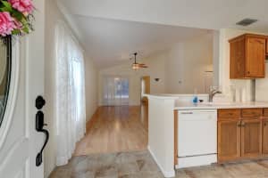 960 Vindale Rd, Tavares, FL 32778, Sold 04/01/22