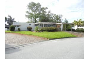 2718 Vindale Rd, Tavares, FL 32778, Sold 04/19/22