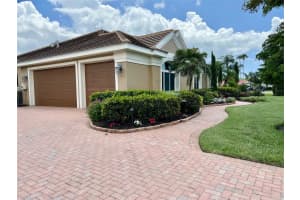 8167 Deerbrook Cir, Sarasota, FL 34238, Sold 06/27/22