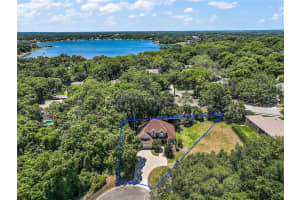 455 MAGNOLIA ENDING, MOUNT DORA, FL 32757 Sold 09/15/22