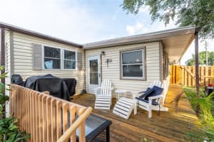 11609 HICKORY LN, TAVARES, FL 32778 Sold 08/19/22
