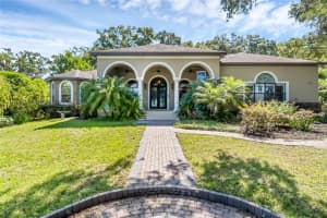 2261 S LAKESHORE DR, CLERMONT, FL 34711 Sold 10/26/22
