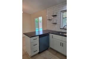 7626 37TH STREET CIR E, SARASOTA, FL 34243 Sold 07/25/22