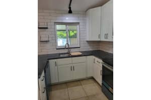 7626 37TH STREET CIR E, SARASOTA, FL 34243 Sold 07/25/22