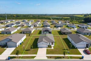 16507 BLOOMING CHERRY DR, GROVELAND, FL 34736 Sold 08/02/22