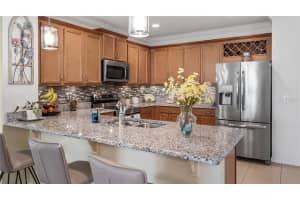 381 IRVING BEND DR, GROVELAND, FL 34736 Sold 09/22/22