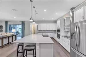17625 LIVE OAK DR, TAVARES, FL 32778 Sold 11/12/22