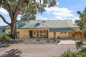 330 Lake Dora Rd