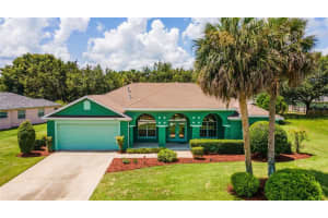 2293 WEATHERED WOOD DR, LEESBURG, FL 34748 Sold 09/20/22