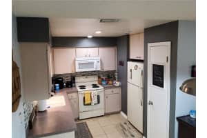 604 CRICKET HOLLOW LN, EUSTIS, FL 32726 Sold 12/16/22