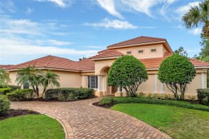 2000 JULIETTE BLVD, MOUNT DORA, FL 32757 Sold 04/05/23